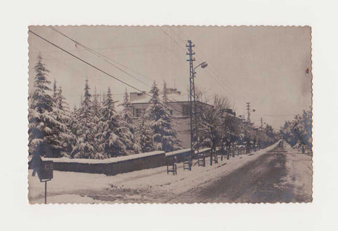 [FOTOĞRAF] 1940'lar "Isparta Belediye Gazinosu" damgalı gazino binası, karlı bir kış günü