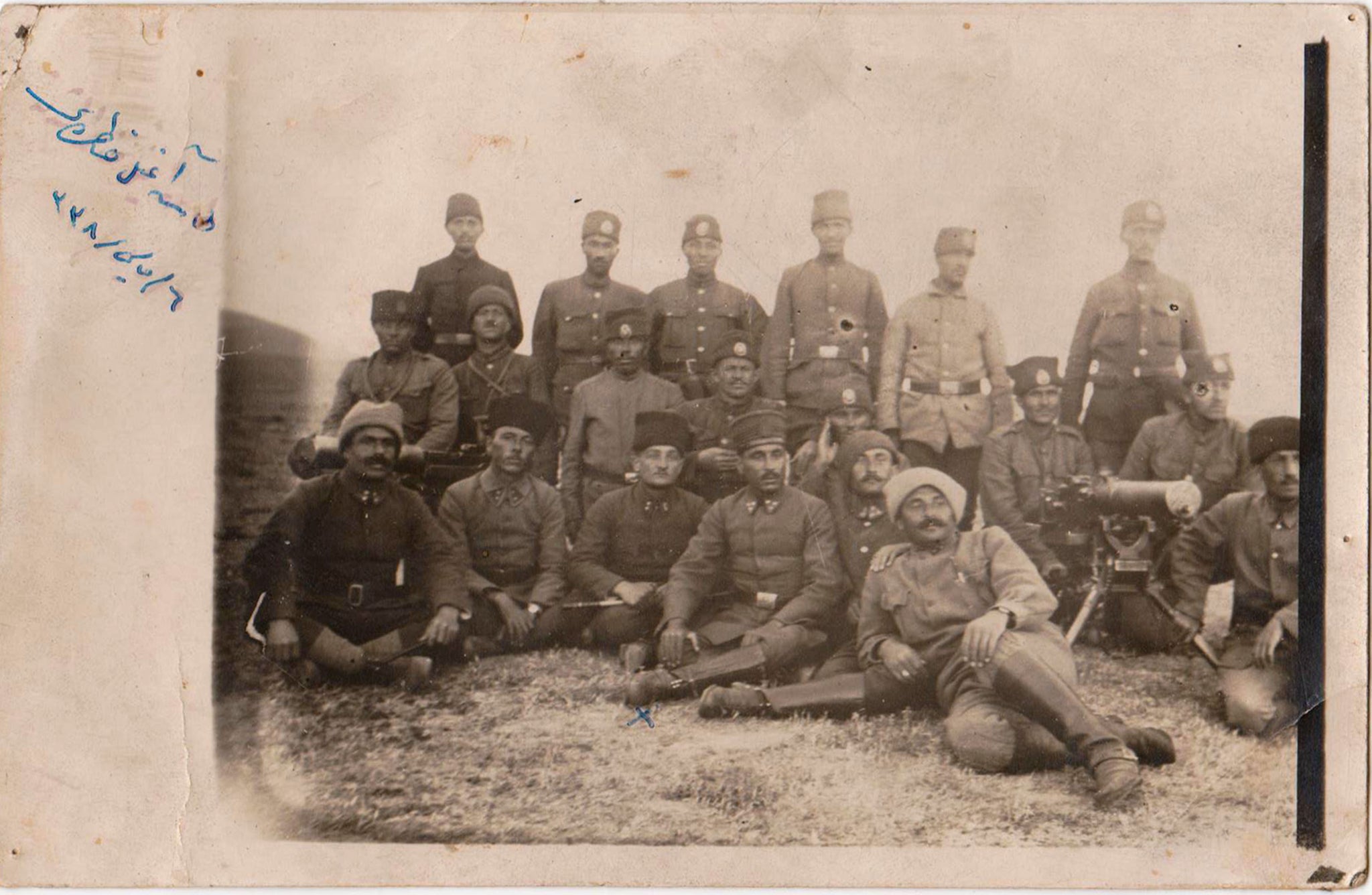 [FOTOĞRAF - KURTULUŞ SAVAŞI]  İstiklal Harbi sırasında Kuvay-ı Milliyeciler ve subayların mitralyözleriyle birlikte. 1338 (1922)